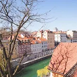 Julija&Robert\'S Riverview Apartments And Rooms